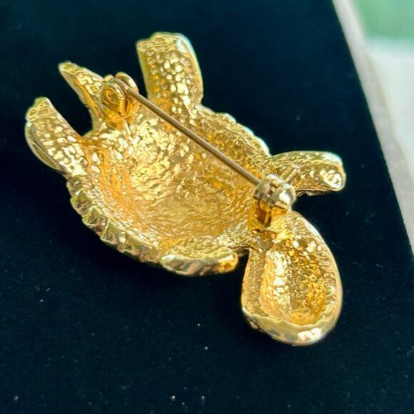 Vintage Gold Tone Turtle Brooch with Clear Rhinestones - Picture 4 of 16